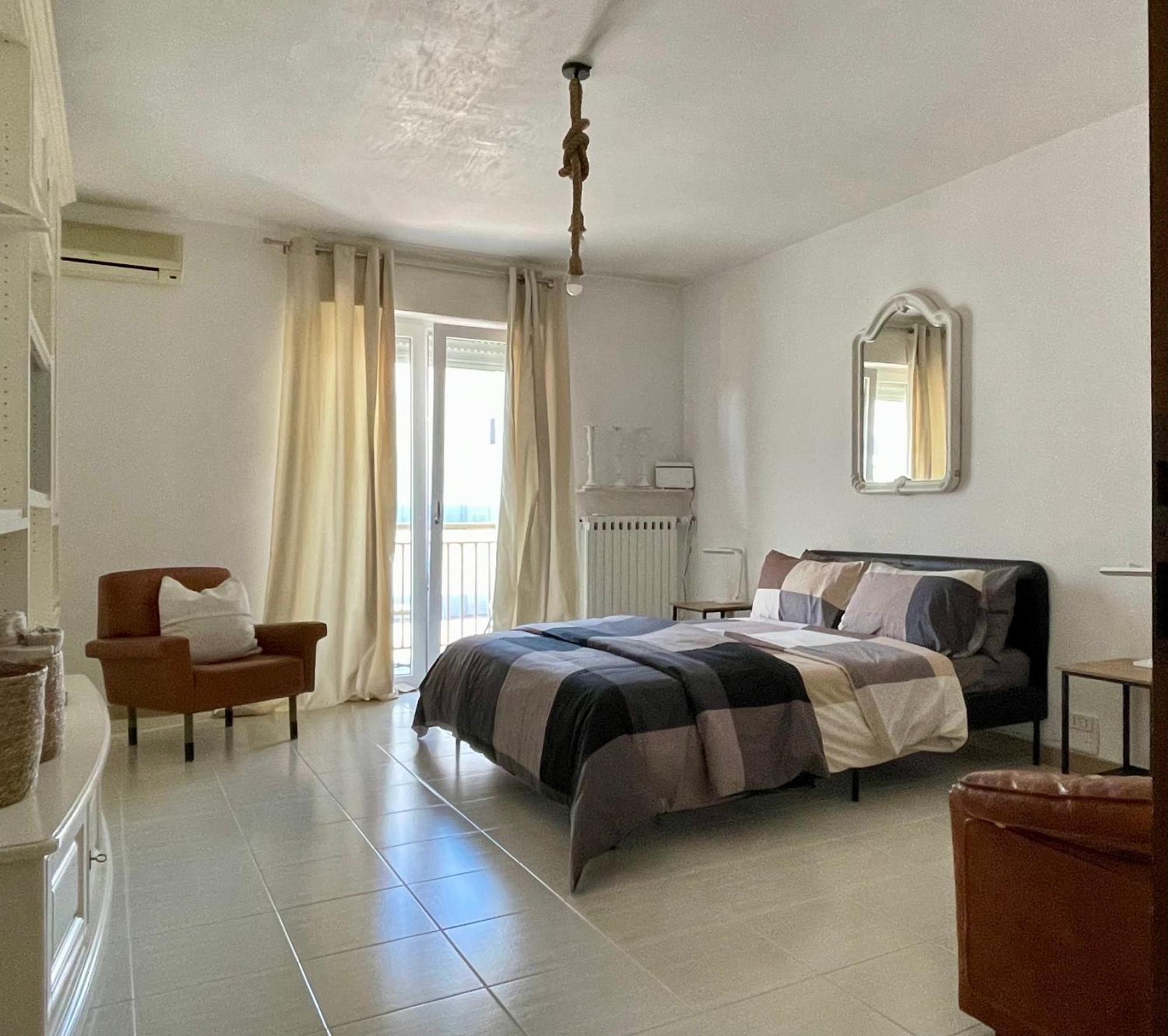 La Dimora Di Zia Angela Apartment Monopoli Bagian luar foto